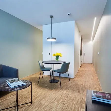 Apartmanhotel Du Lys - Perrin 4*